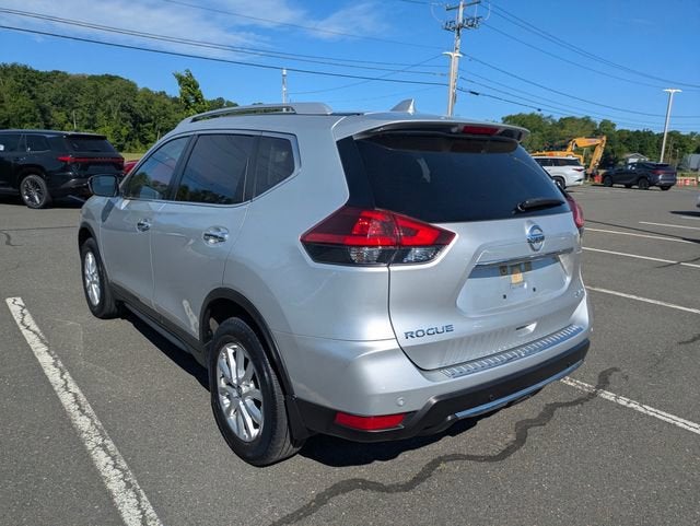 2020 Nissan Rogue — detail view